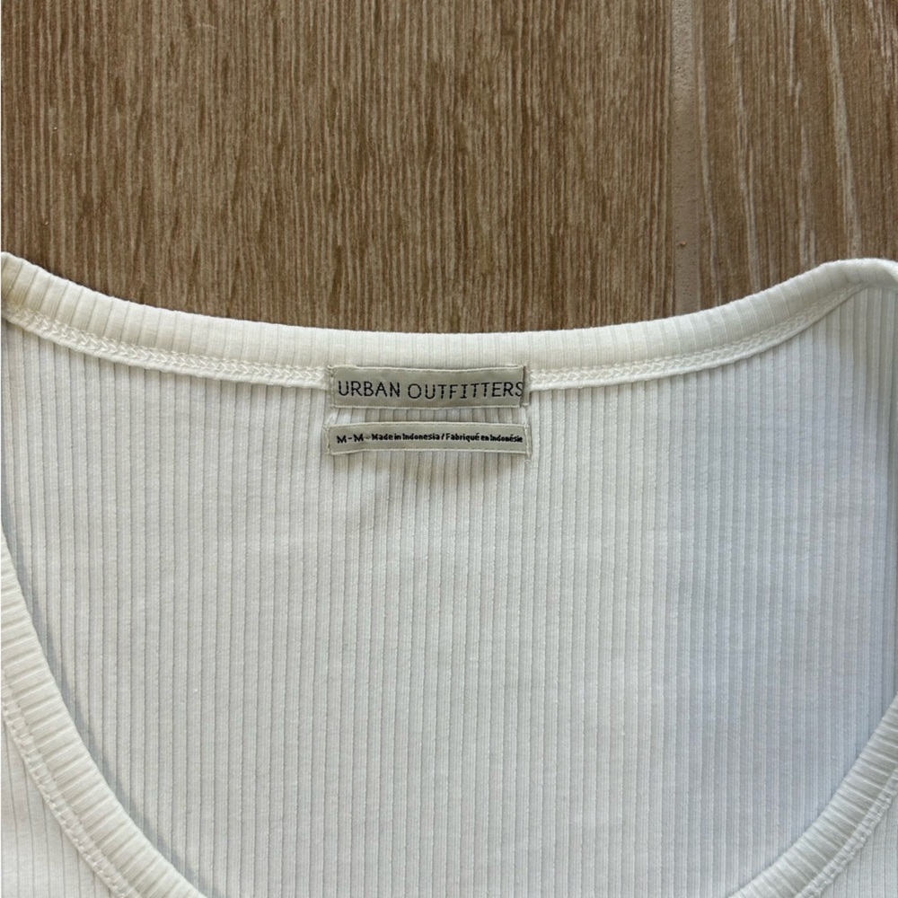 White Ribbed Button-Up Crop Top - Picture 2 of 4